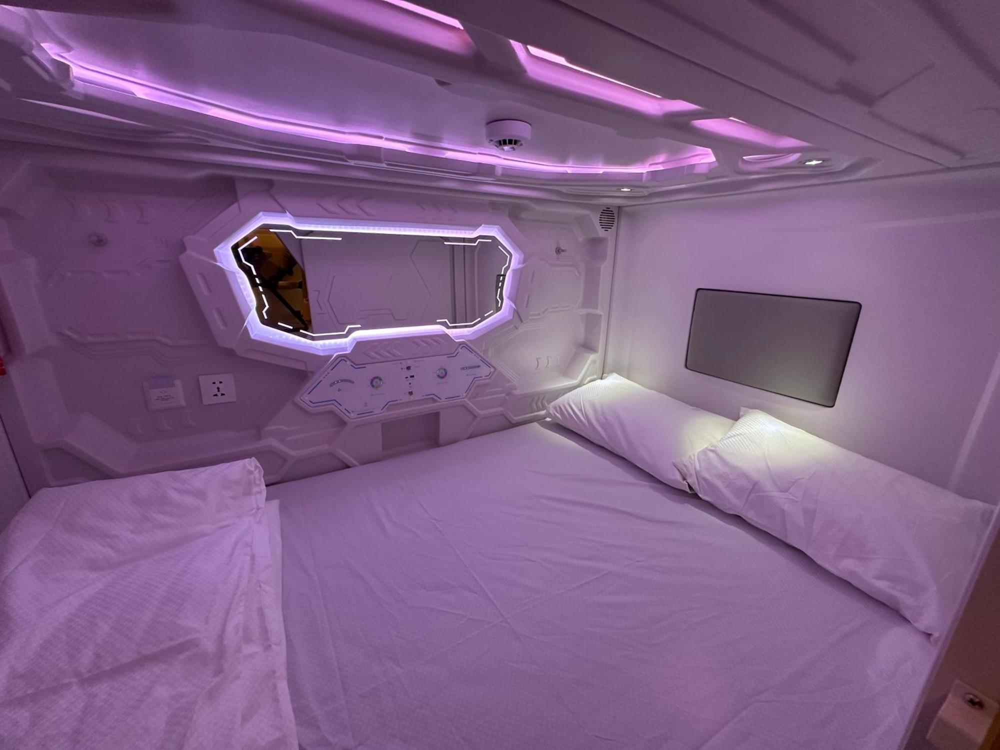 Blr Pods Hotel Bangalore Eksteriør billede