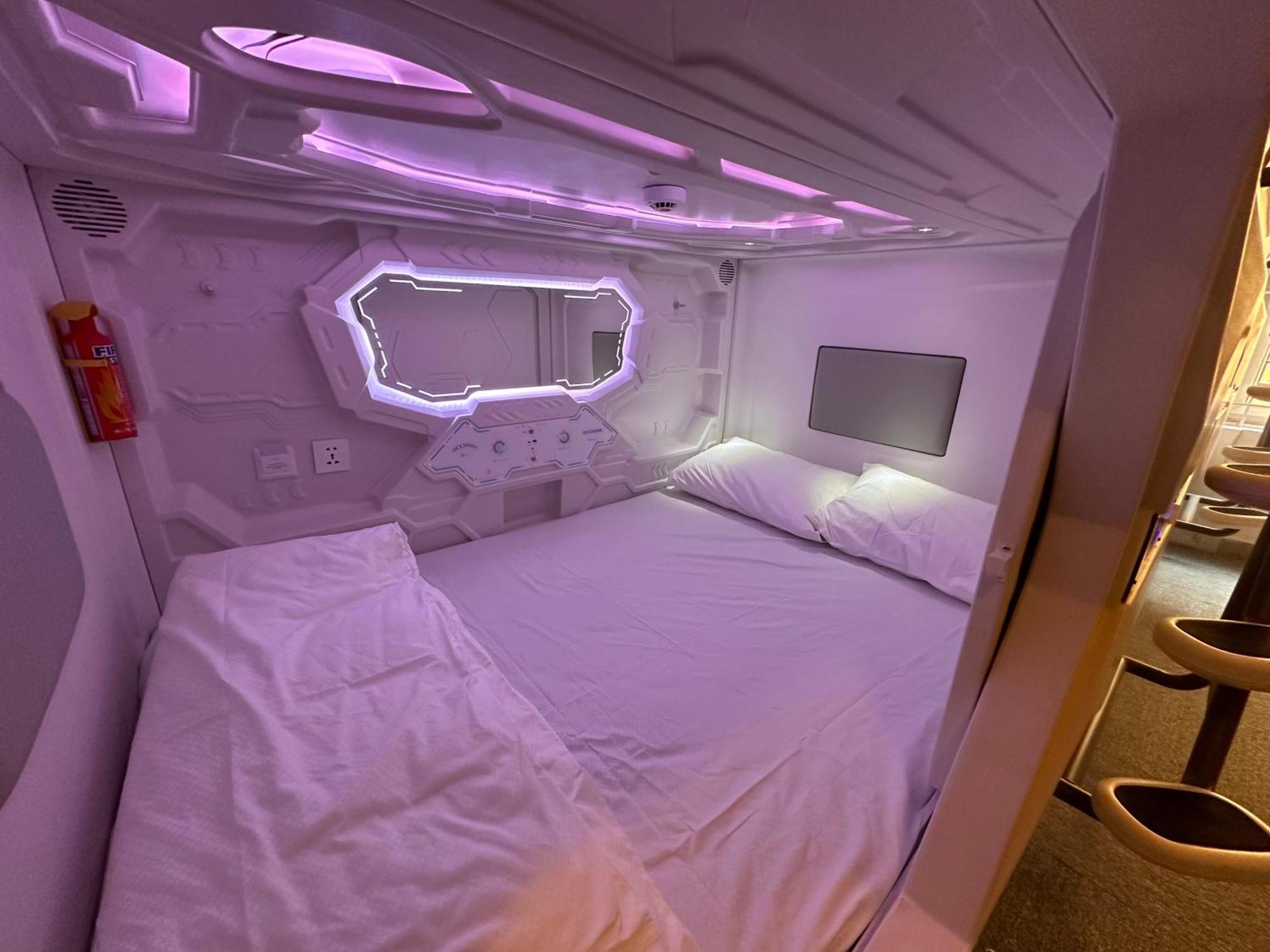 Blr Pods Hotel Bangalore Eksteriør billede