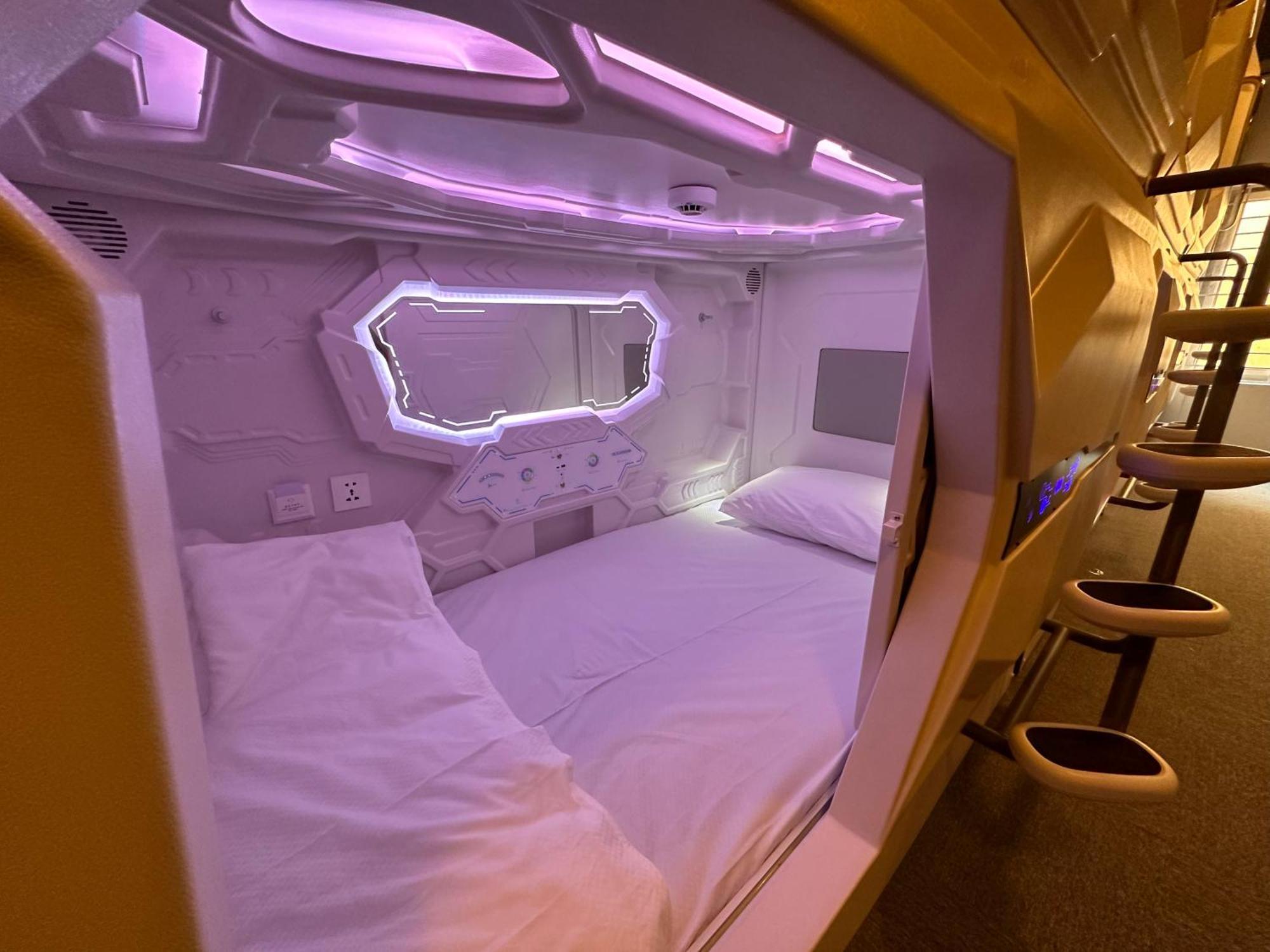 Blr Pods Hotel Bangalore Eksteriør billede