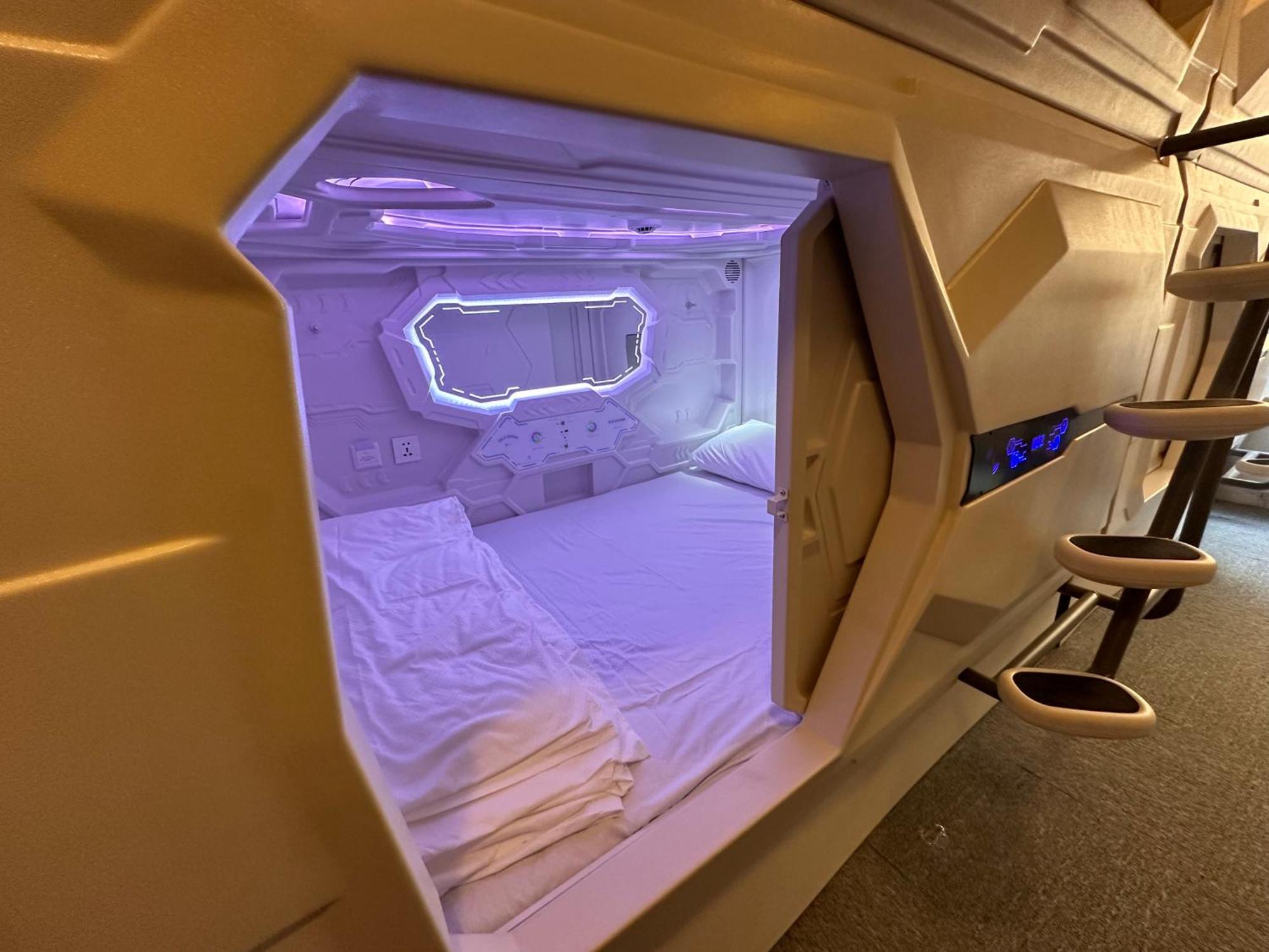 Blr Pods Hotel Bangalore Eksteriør billede